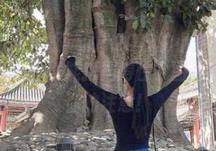 微密圈 - 拿起锅铲的120斤的小王同学：看这厨娘写真，谁能抵挡得住？图片瞬间吸引你的注意！