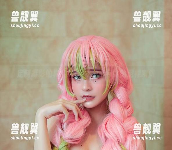 定制摄影的真实感：Azami与她的尼禄瞬间