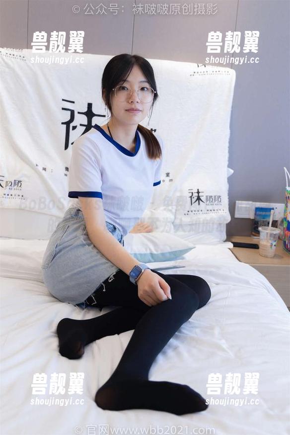 BoBoSocks袜啵啵-甜甜圈 BoBoSocks袜啵啵 - 免费图包:甜甜圈的裸足,聊聊那不为人知的故事