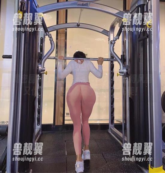Jessie婕西 微密圈 - Jessie婕西教你如何穿得风骚又优雅,这组泳衣套图简直完美!