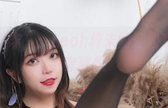 “似是而非”：Leah梓未的空姐私房图任你猜想