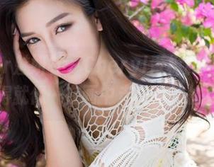 MiStar魅妍社 - Cheryl青树和她的白裙，搭配得就像…在画中走出来的仙女一样！