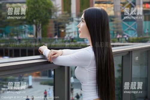 MiiTao蜜桃社-佩琦Pinky MiiTao蜜桃社 - 泳衣里的佩琦Pinky:私拍美图直接冲击你的视觉神经!
