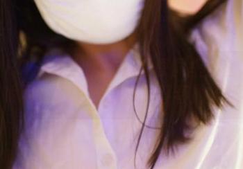 看！ROSI的嫩学妹制服原图里那些迷人的瞬间，图集满满都是青春的幽默！