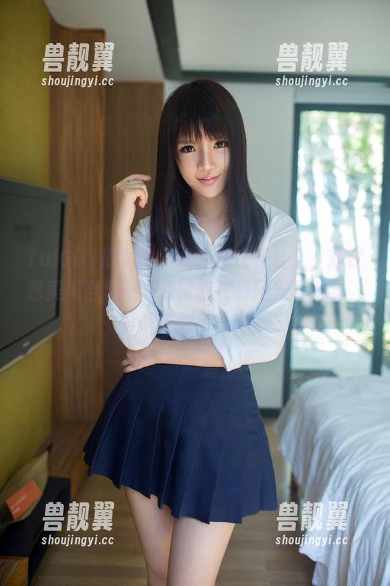 TuiGirl推女郎 - 松果儿在天台上，超疗愈美图合集——感觉像在看阳光下的梦，真想去那个地方。