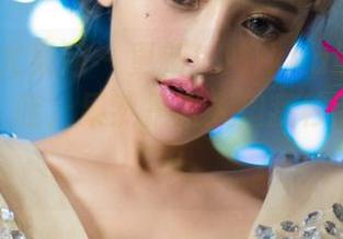 UGirls尤果网 - 更新！Mikka涵涵的双人写真，哇，果然是双人但我秒变‘单身’！