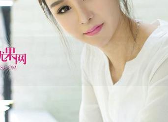 UGirls尤果网 - 谁说袜子不能性感？陈怡曼丝袜全集原图给你答案！