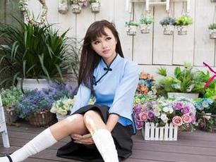 UGirls尤果网 - 最新运动套图：霓梓心的运动魅力，竟然让人想去动起来！