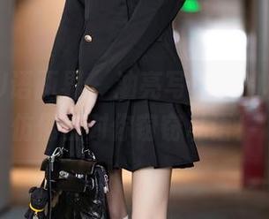XIAOYU语画界 - 油亮写真里的杨紫嫣，仿佛在对你窃窃私语！