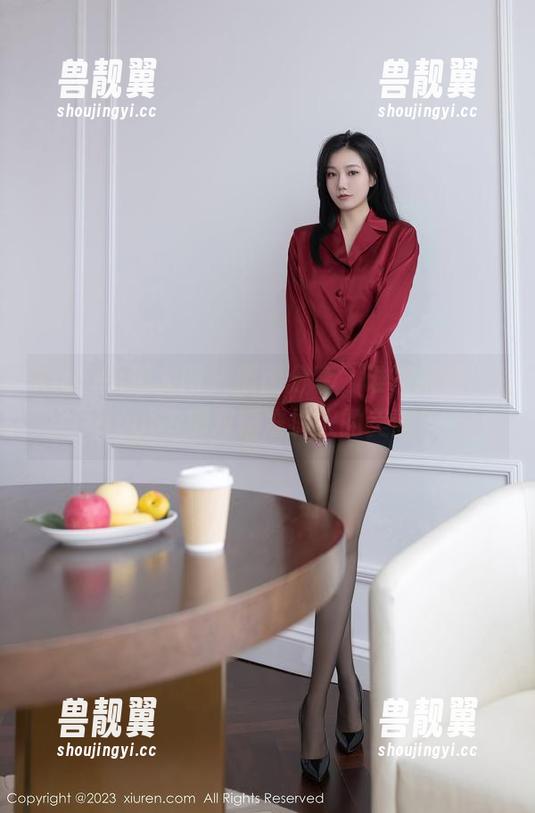 Xiuren秀人网 - 原图分享，谁能拒绝lingyu69那双精准抓人的美腿？