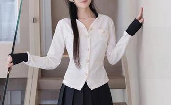 Xiuren秀人网 - 何梦兮Stacy新写真更新：体操服能让人变得如此‘灵活’？