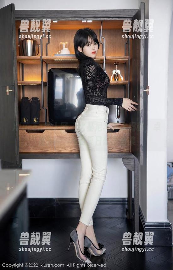 Xiuren秀人网 - 比基尼写真大揭秘，卓君Jeanes的夏日幻影合集