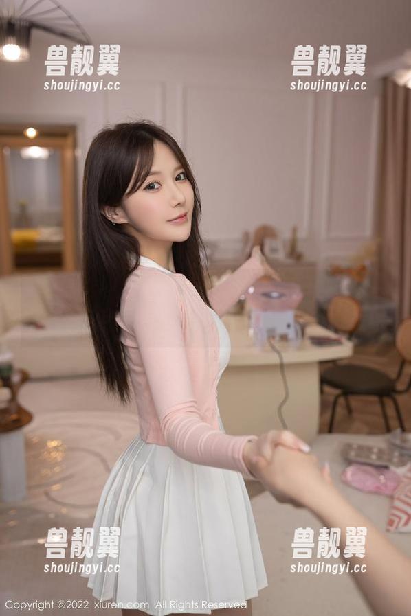 Xiuren秀人网-李七喜 Xiuren秀人网 - 图包狂潮!李七喜的居家姿势,让我忍不住想模仿!