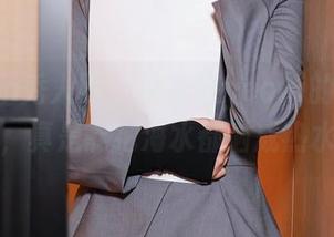 Xiuren秀人网 - 林文文yooki的比基尼作品，真是能把海水都晒成热水澡！