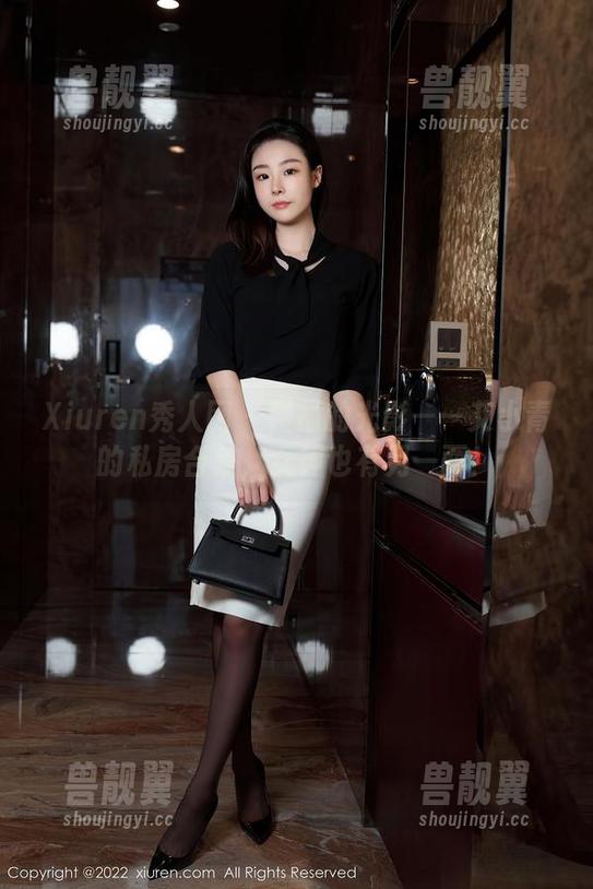 Xiuren秀人网-艾小青 Xiuren秀人网 - 碰撞的光影——艾小青的私房合集,女神也有另一面!