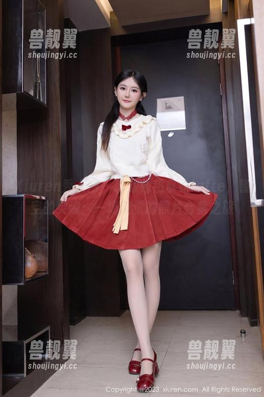 Xiuren秀人网-趁热拿铁latte Xiuren秀人网 - 释放趁热拿铁latte,镂空的灵魂:一场视觉的照片合集之旅