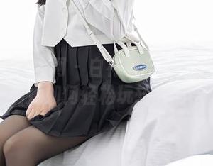 Xiuren秀人网 - 白衬衫与雅茹老师的默契：看她如何轻松玩转时尚合集！