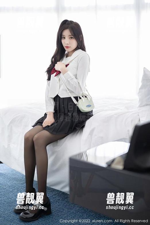 Xiuren秀人网 - 白衬衫与雅茹老师的默契：看她如何轻松玩转时尚合集！