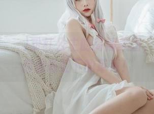 Yuna(윤아)粉红公主的高清美图，每一张都像彩虹下的草莓！