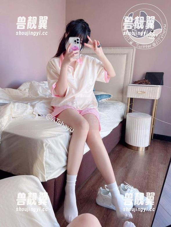 at鲨鱼 at鲨鱼的短裤作品,绝对能成为夏日穿搭的教科书!
