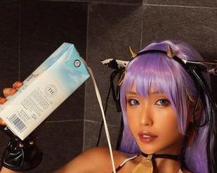 黑与白的较量：eliza喵喵的全套作品让我想起那些不可言喻的事。
