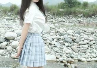 eloise软软的女仆长裙：怎么能把我的心都包围？分享这份探索的乐趣吧！