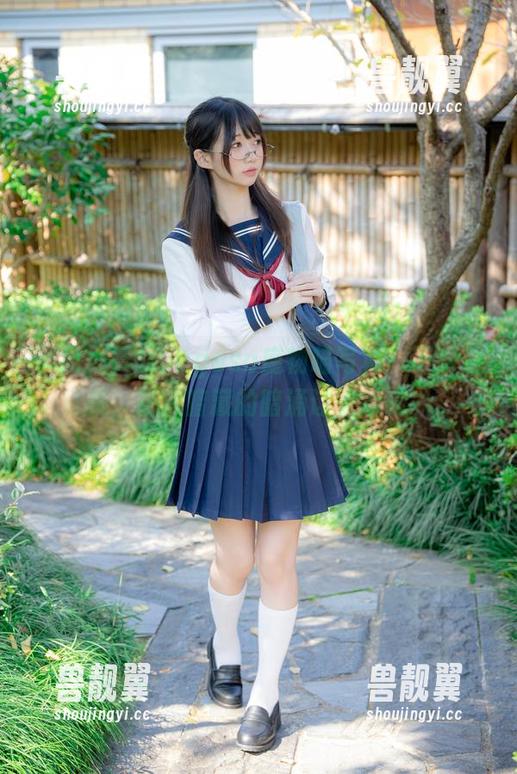 风纪委员的nagesa魔物喵写真：不只是美，背后暗藏的暗涌让人心痒。