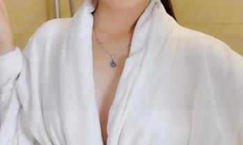 pans - 红裙在风中飘，妮妮的写真图册让人心动不已
