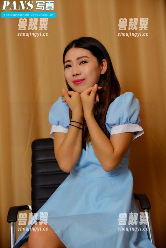 pans-小彤 pans - 校服里的小彤:私拍图集,脸红心跳,那种校园气息竟然也可以这么吸引人。