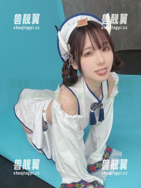 我看着“けん研”的妄想，心里突突直跳，真是缥缈又真实，恍如置身于她的世界。