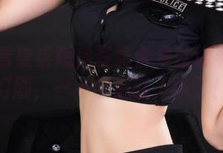 丽柜 - 看柒柒短裙写真合集就像看一部魔幻剧，一不小心就入坑了！