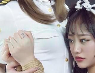 丽柜ligui - 沉浸在糖果的幻想里：保洁小妹的照片合集不容错过！