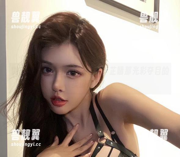 于芷晴 微密圈 - 放飞自我,来看看于芷晴那光彩夺目的美脚在线!