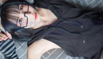 制服裸腿的最新图册出炉啦！兔玩映画又一次颠覆了我的视觉，惊艳得我无话可说