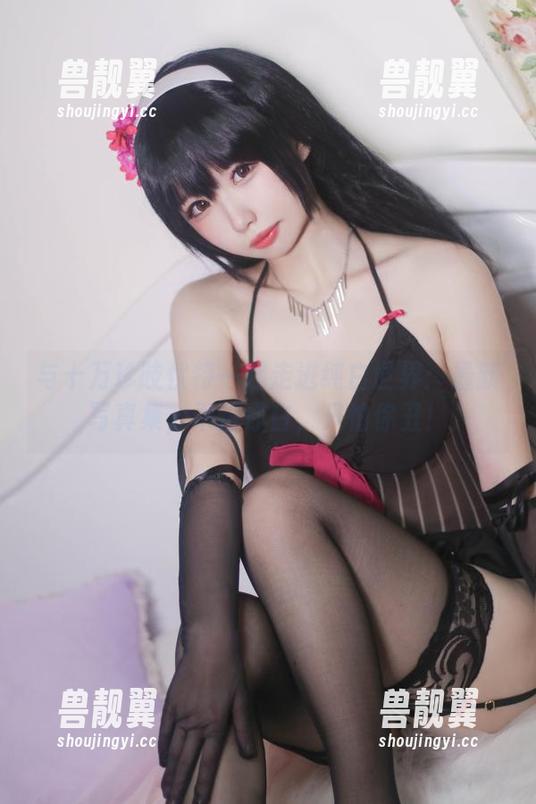 与十万珍吱伏特一起走进纯白世界：最新写真集，不怕你白，只怕你丑！
