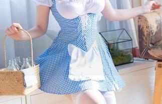 叉子宝宝的写真作品：黑暗护士的诡异魅力