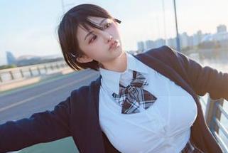 微密圈 - 古阿扎户外全套，图片中的她，像是一缕风，无法捕捉。