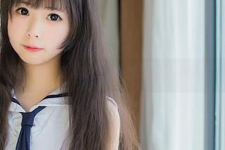 向小圆的浴缸私拍：水是温柔的，她也是