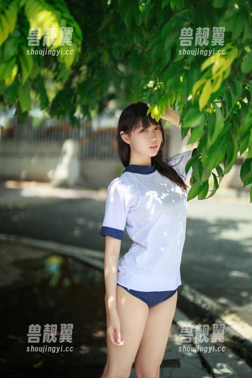 周叽是可爱兔兔 周叽是可爱兔兔在“服务员”图集中,偷偷藏了多少“小心思”?