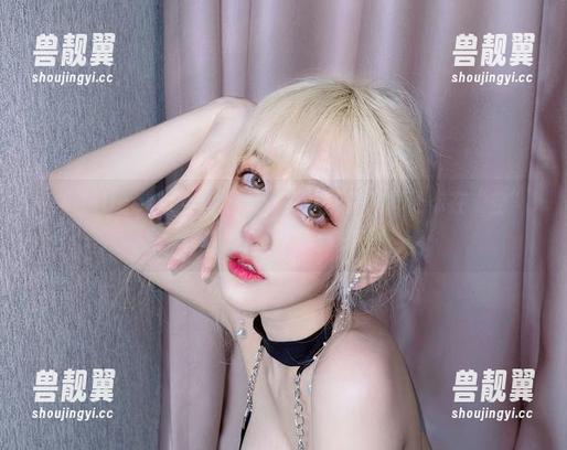 啾小妍Deer镂空资源大曝光：就是这样让你在“空”荡荡的日子里找到快乐！