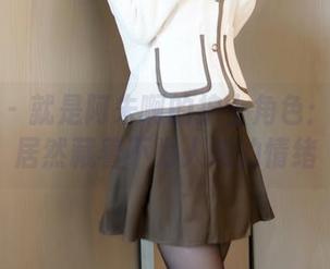 嗲囡囡 - 就是阿朱啊的护士角色：原图里居然藏着不为人知的情绪