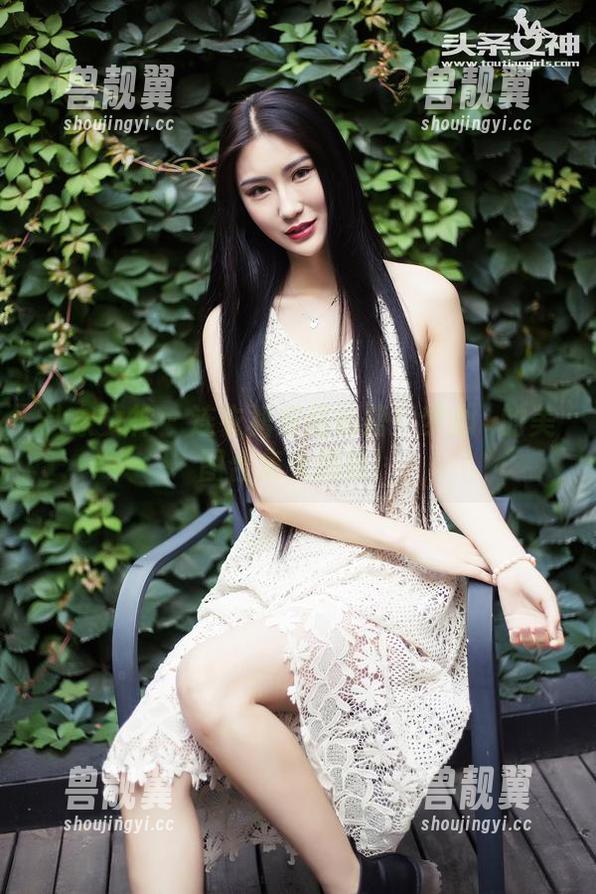 头条女神-梦心玥 头条女神 - 连衣裙穿搭秘籍!梦心玥的美图合集大揭秘!