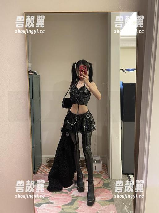 妮是老虎 微密圈 - 翻开妮是老虎的灰丝图集,瞬间感觉自己在美好与暧昧之间游丝。