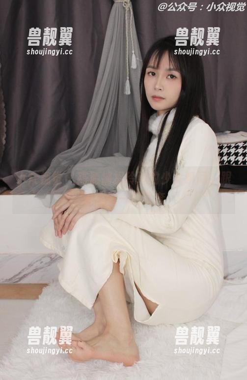 小众视觉-玲玲 小众视觉 - 高清捕捉玲玲的少女瞬间,跟着心情一起飞奔
