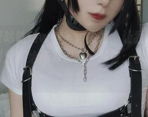 小容仔咕咕咕w的美脚原图，让我忍不住想立刻分享给所有朋友，预警：你的眼睛会麻