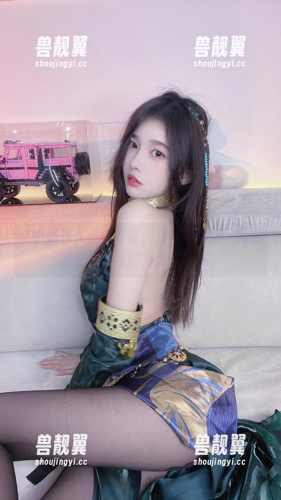 小小奶瓶儿 小小奶瓶儿最新写真:双马尾制服,师生剧情加长版的见解与感受。