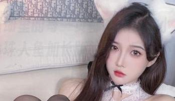 哇，图册里的每一页都在诉说着小小奶瓶儿的珍珠人鱼加长版故事，完全不让人停下来。