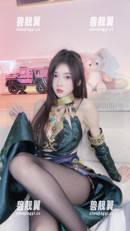 小小奶瓶儿牛仔裤合集，这身材，这气质，真的让人移不开眼！