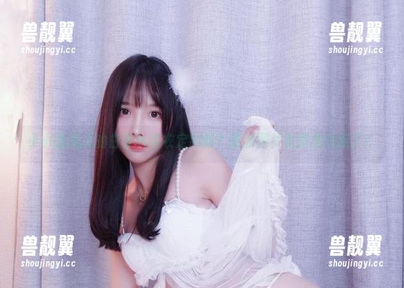 小小奶瓶儿的白开水毛衣定制版？最新图片竟把我洗脑了！