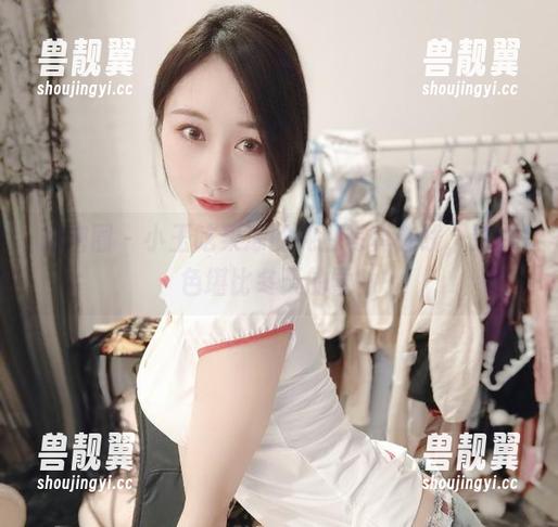 小玉吃果冻 微密圈 - 小玉吃果冻的纯白写真在线,这白色堪比冬天的雪!